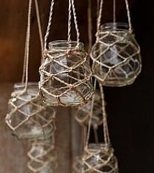 ze sznurków i słoików?