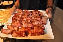 Pyszne śliwki zawijane w boczek