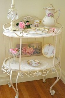 ozdobna konsola romantyczna :)