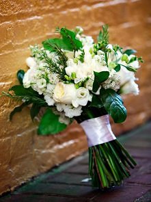 Wiązanka ślubna frezje.