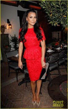 Uwielbiam tą aktorkę za jej świetny gust :)