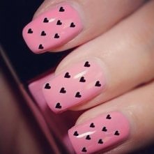 Słodkie pazurki w serduszka...