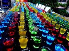 kolorowa ta imprezka :O