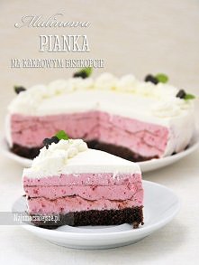 Malinowa pianka na biszkopcie