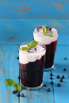 SMOOTHIE Z JAGÓD.
Przepis p...