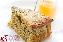 LEMON DRIZZLE CAKE

Ciasto:
- 150 g miękkiego masła,
- 200 g brązowego cukru (drobnego),
- 3 jajka + 1 żółtko,
- skórka i sok z 4 cytryn,
- 2 łyżki maku,
- 300 g mąki,
- 2 łyżec...