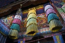 Wnętrze buddyjskiej świątyni.