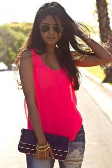 daje po oczach.. ale aż chce się patrzeć :):)