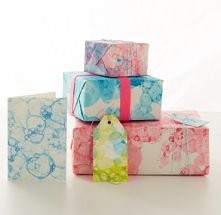 papier wykonany metodą bubble painting/printing (jak kto woli)

1. tworzy się mieszankę farba+trochę wody+trochę płynu do mycia naczyń
2. słomką albo inną rurką wdmuchuje się po...