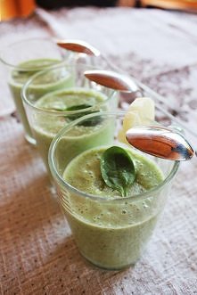 szpinak+ananas+banan+kefir=wasze zdrowie ! <3