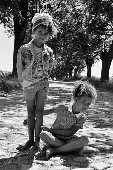 Dwie bliźniaczki mulatki.
Fot. Jakub Buczyński