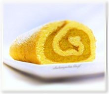 Składniki ciasta (forma o wym. wewnetrznych 36x36 cm):
    6 jajek
    6 łyżek gorącej wody
    180 g cukru
    100 g mąki pszennej 
    szczypta soli

 

Wykonanie ciasta: 

Żó...