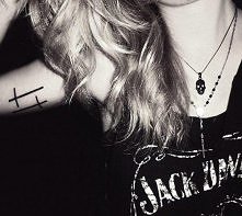 "Poddający się nigdy nie wygrywa, a wygrywający- nigdy się nie poddaje"