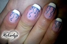 Jasny różowy lakier, białe ...