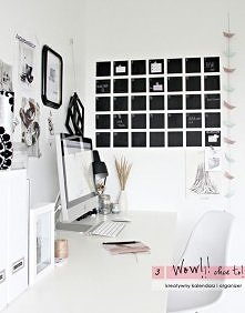 biurko w bieli i czerni