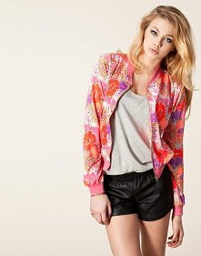 kwiecista, neonowa bluza <3 
co myślicie? <3