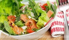 Sałatka z rukolą i łososiem