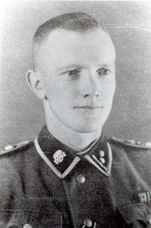 Obozowy kat żyje spokojnie i kocha swą żonę

Gerhard Palitzsch, jeden z największych zbrodniarzy obozu Auschwitz-Birkenau i główny wykonawca egzekucji pod Ścianą Śmierci (zamord...