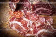 Salami wędlina dojrzewająca