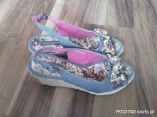 SPRZEDAM ! NOWE KOTURNY
PIS...