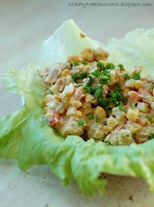 SAŁATKA Z TUŃCZYKA
1 puszka tuńczyka w kawałkach w sosie własnym
2 jaja ugoto...