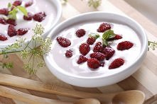 Nabiał - dostarcza witamin, świetnie odchudza
Jo­gurt, kefir, ma­ślan­ka po­win­ny jak naj­czę­ściej go­ścić na na­szych sto­łach. Do­star­cza­ją cen­nych skład­ni­ków od­żyw­cz...