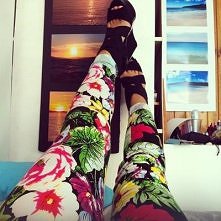 świetne leginsy motyw kwiatowy