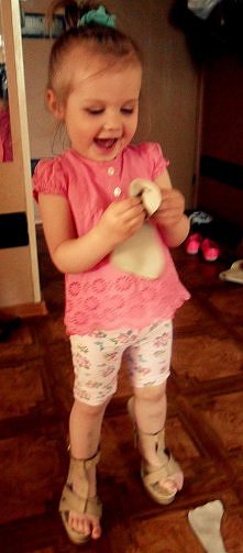 Zuzka :D w mamy butach