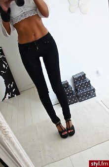 o rany jakie nóżki i brzuchol ;DD