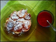 domowe pancakesy z otrębami + mus z truskawek,kiwi i banana <3