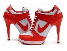buty nike czerwone na obcas...