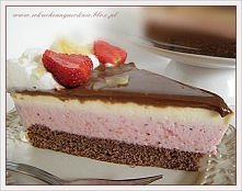Tort truskawkowo - rumowy
 (przepis po kliknięciu w zdjęcie).