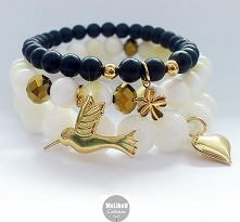 Zestaw bransoletek z kamieni naturalnych. Cena 99 zł za komplet.