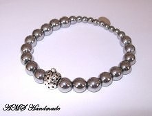 Zapraszam na fb - AMS Handmade - tam znajdziecie dużo ciekawych projektów biżu... :)