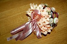 Guzikowy bukiecik - wersja łososiowa