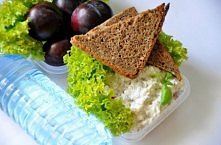 Twarożek z pestkami słonecznika
śliwki
pieczywo pełnozianiste
woda źródlana

Twarożek z pestkami słonecznika

Składniki na 4 porcje:
Kostka twarogu chudego (200 g)
1 łyżka jogur...