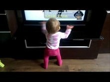 ONA TAŃCZY DLA SIEBIE