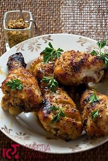 KURCZAK - Udka w marynacie z miodu i musztardy -Składniki, 4 porcje:

• 8 udek kurczaka
• natka pietruszki do posypania
• 1 kg ziemniaków

Glazura:

• 125 ml płynnego miodu
• 4 ...