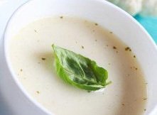 Zupa kalafiorowa z migdałami