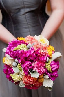 Bukiet ślubny z piwoniami