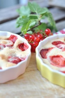 Truskawki zapiekane w koglu- moglu


Truskawki zapiekane w koglu- moglu

Składniki

    żółtko - 4 szt
    cukier brązowy - 4 łyżki
    esencja waniliowa - 1/2 łyżeczki
    sól ...