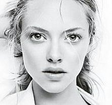 Amanda Seyfriend