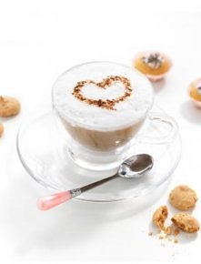 CAPPUCCINO NA LODZIE :)

SKŁADNIKI:

2 łyżeczki kawy rozpuszczalnej 
150 ml wody
cukier wg uznania, może być biały lub brązowy
150 ml mleka
kostki lodu
kakao

PRZYRZĄDZANIE:

Ka...