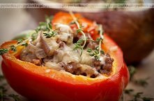Papryka nadziewana mięsno-ryżowym farszem