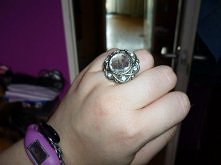 pierścionek z guzika inna perspektywa