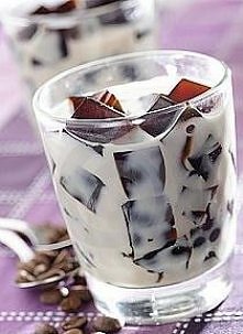 Zamrożone kostki kawy z mle...