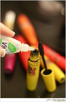 zaschnięty tusz do rzęs