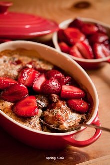 OWSIANKA ZAPIEKANA z karmelizowanymi truskawkami


60 g płatków owsianych
20 g drobno posiekanych migdałów
20 g rodzynek
szczypta soli
szczypta mielonego cynamonu
1 łyżka brązow...