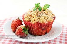 Muffiny z truskawkami i kruszonką