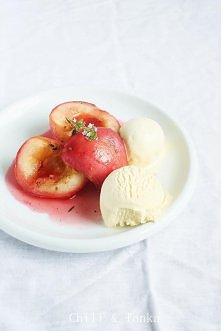 pieczone brzoskwinie z lodami